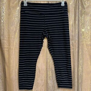 Glyder Black White Pinstriped VITAL 7/8 Yoga Leggings Large
